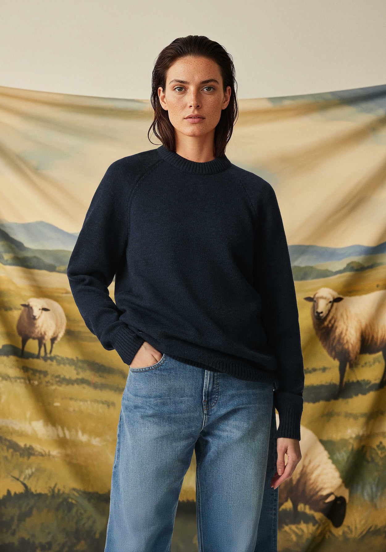 The Original Crewneck Pacific Blue Female Image