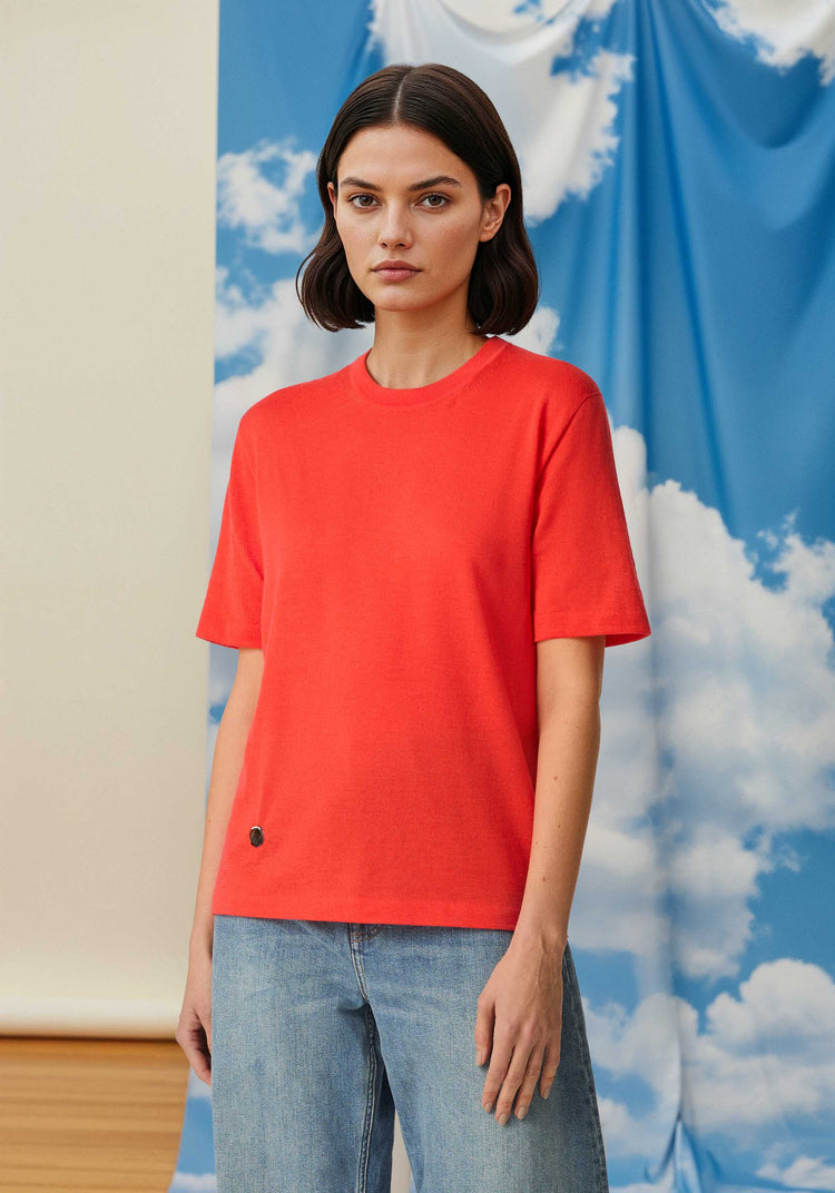 The Ultra-Light T-Shirt Poppy Red Image