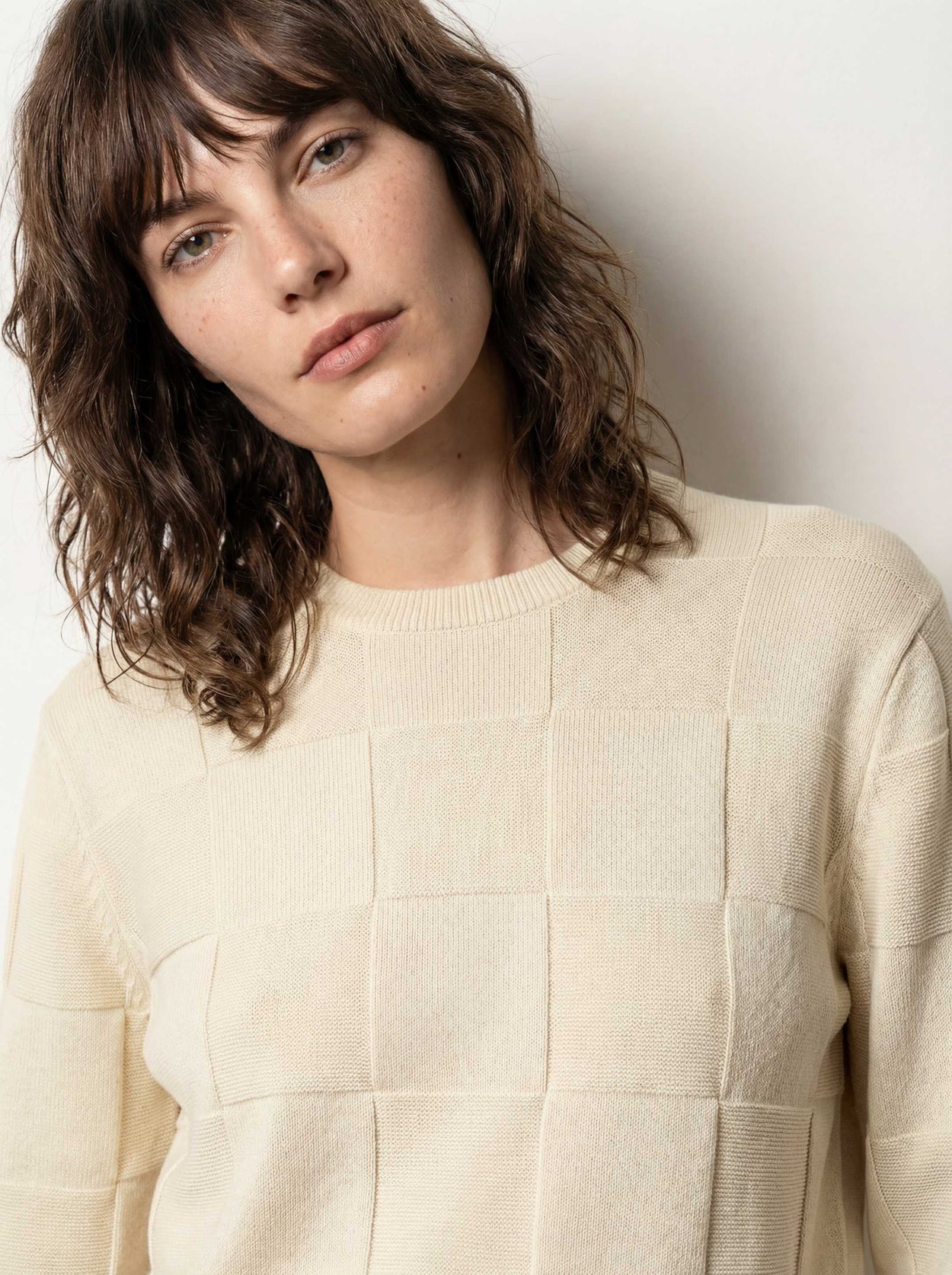 The Textured Crewneck Raw White Female Image