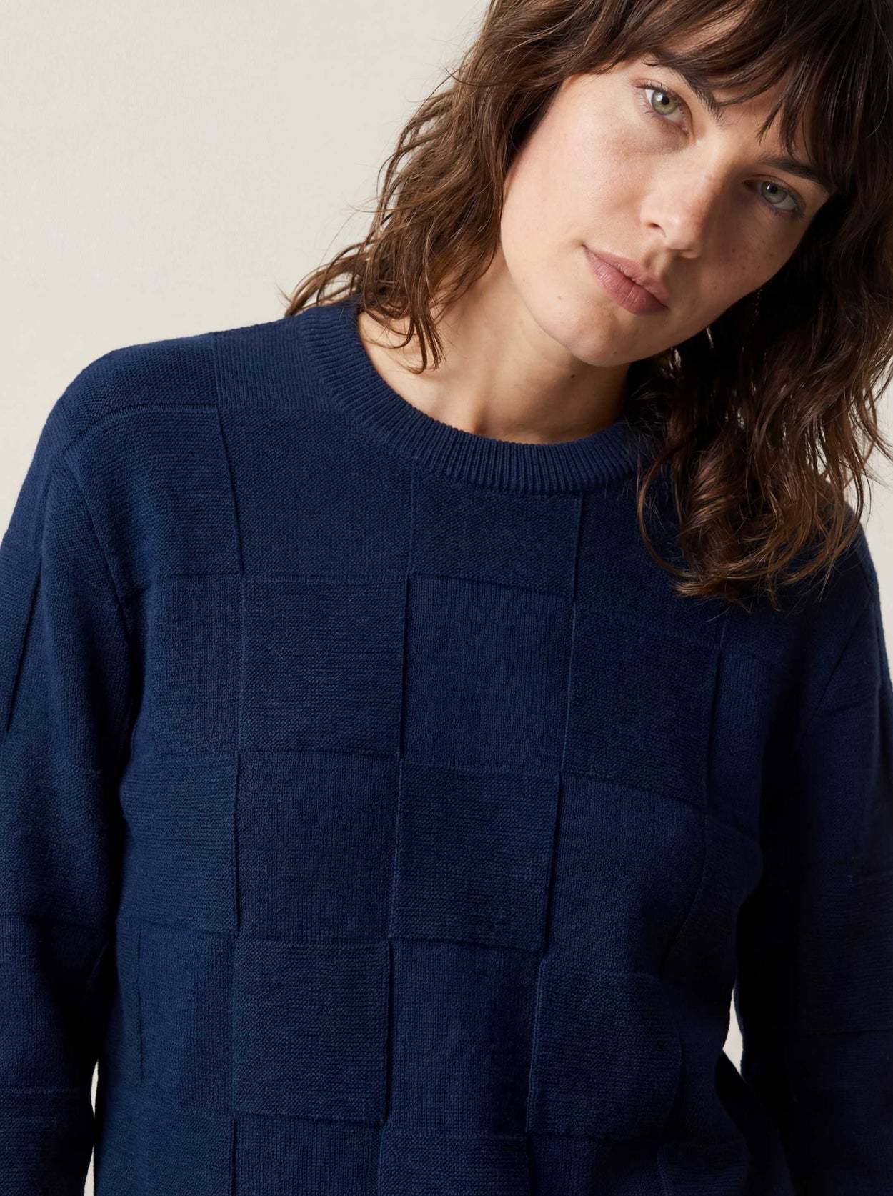 The Textured Crewneck Tasman Blue Female Image