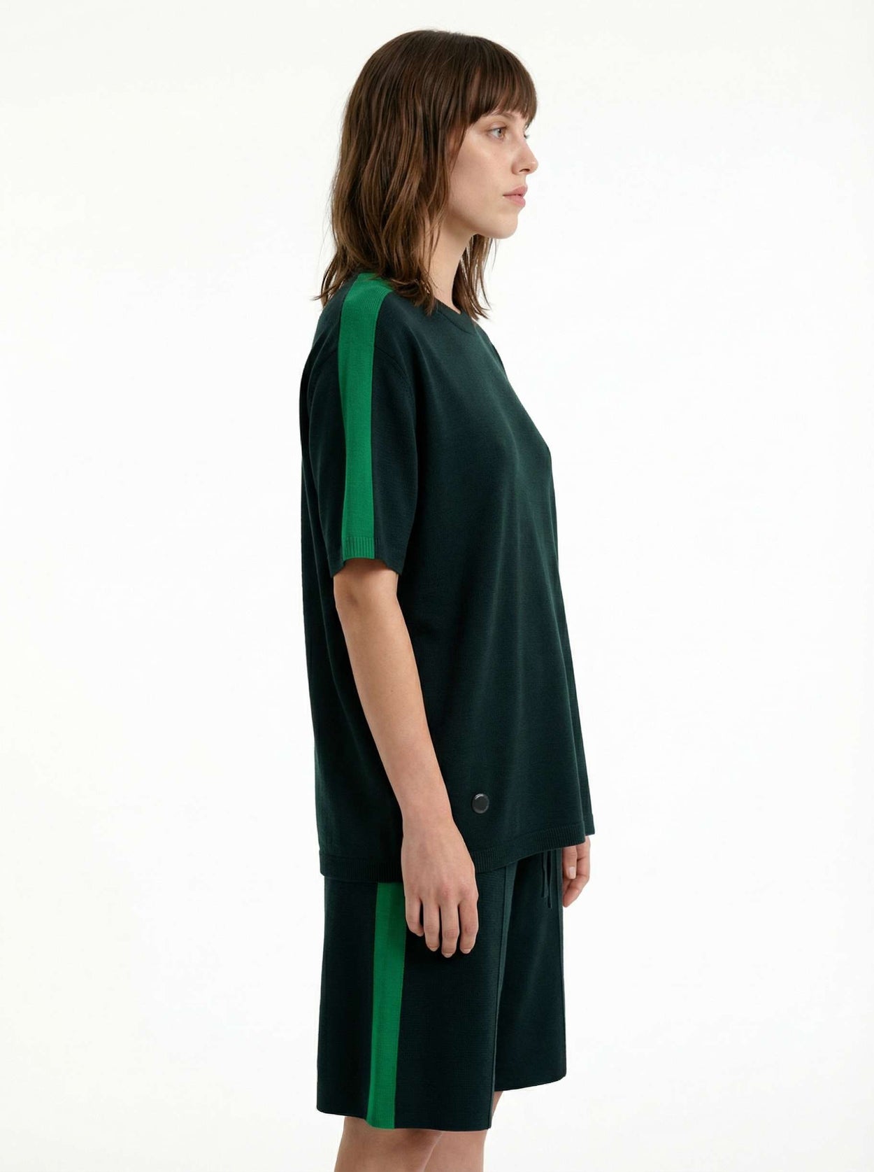 The Silhouette Shorts Forest Green Female Image