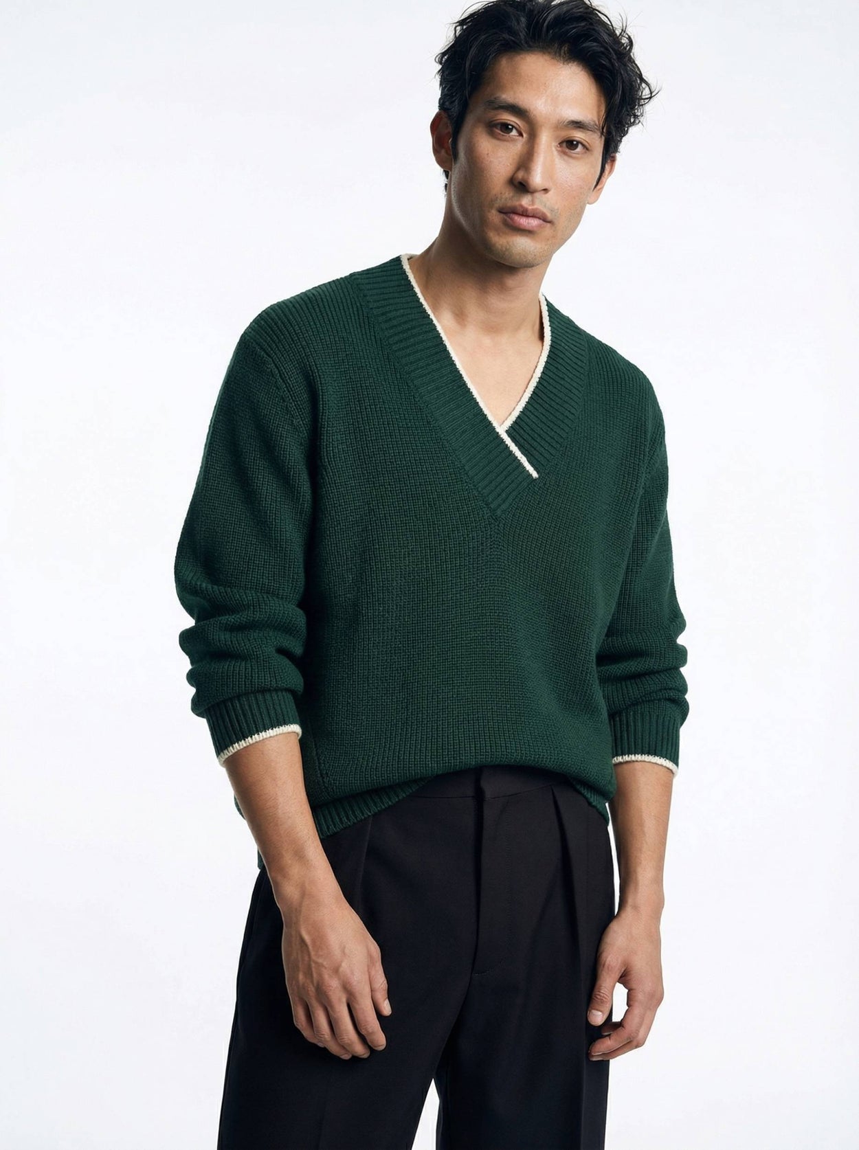 The Vale V-Neck Emerald Green Male Image