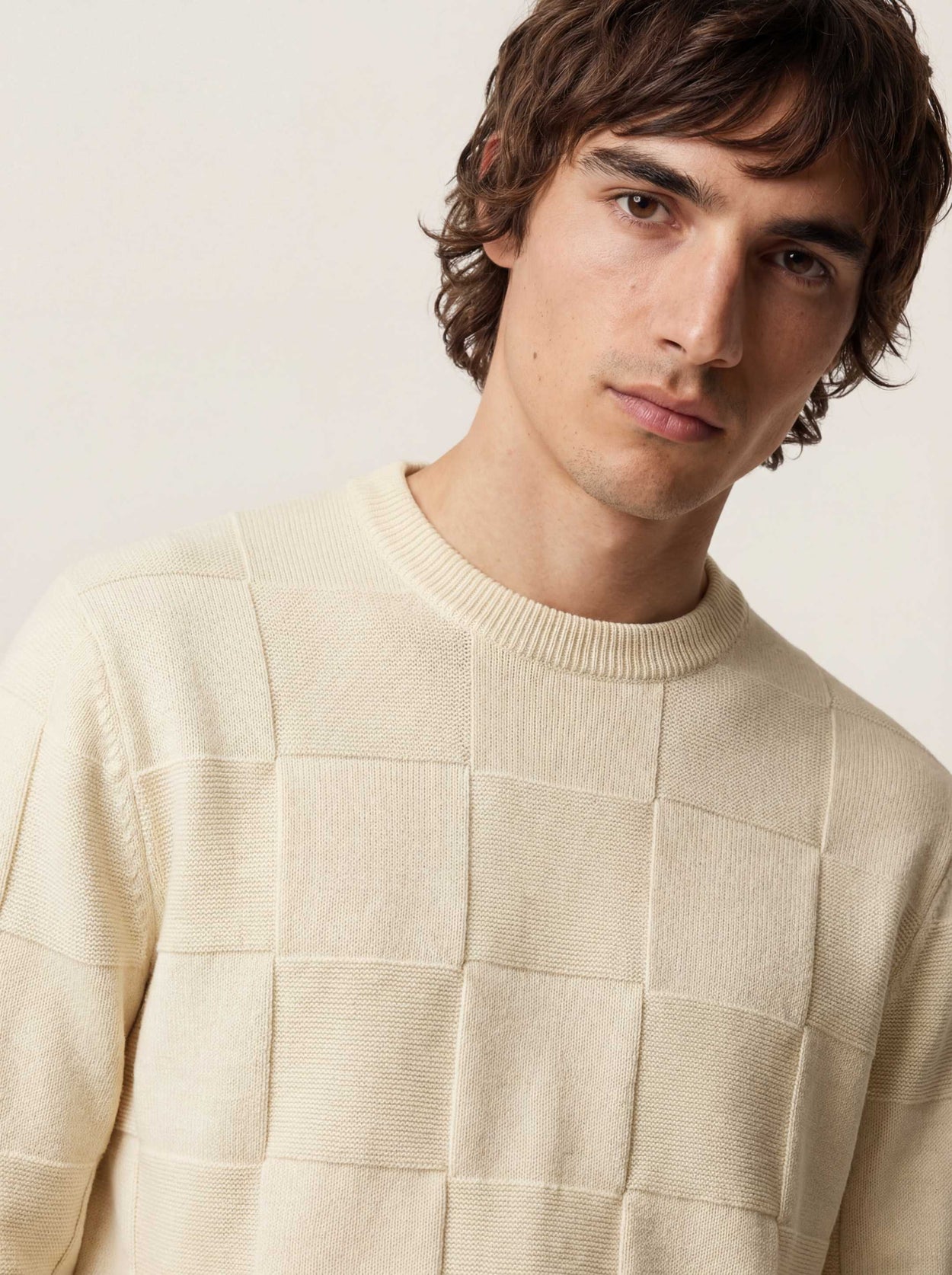 The Textured Crewneck Raw White Male Image