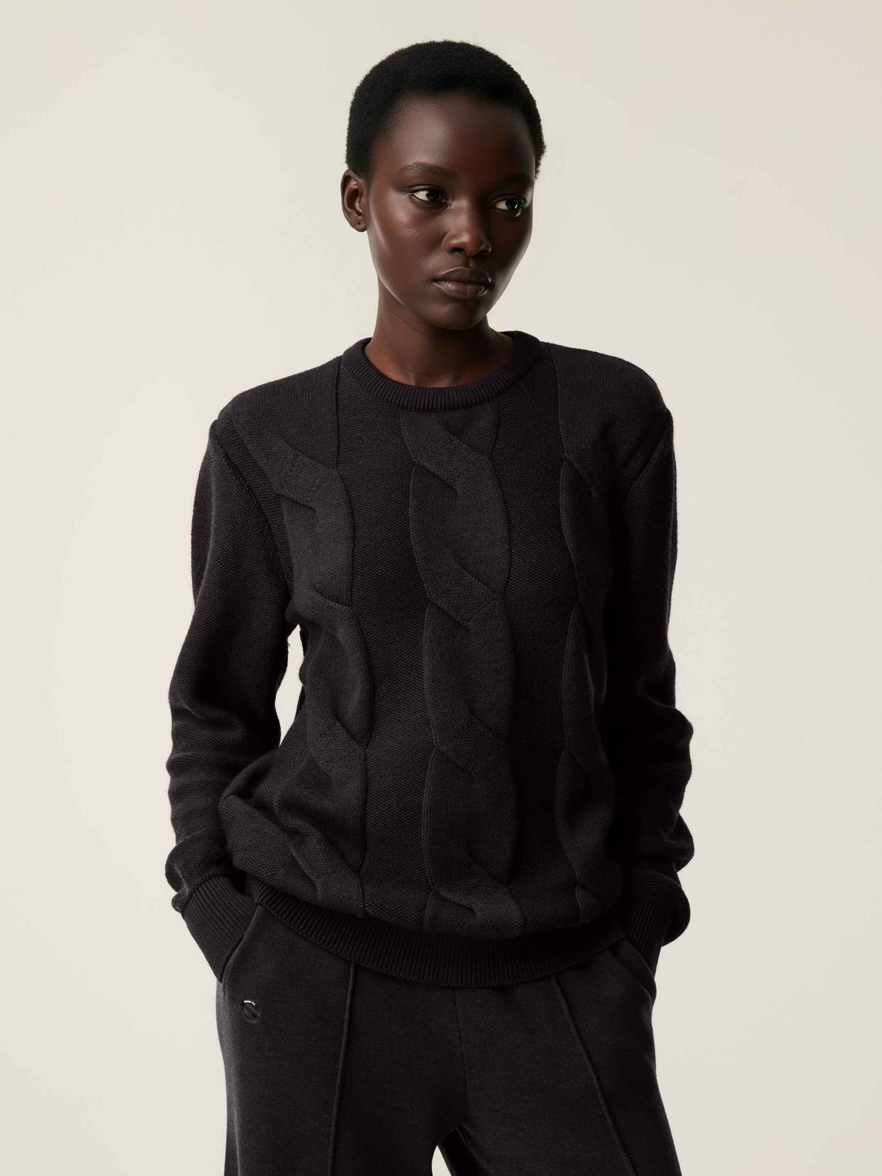 The Cable Knit Anthracite Black Female Image