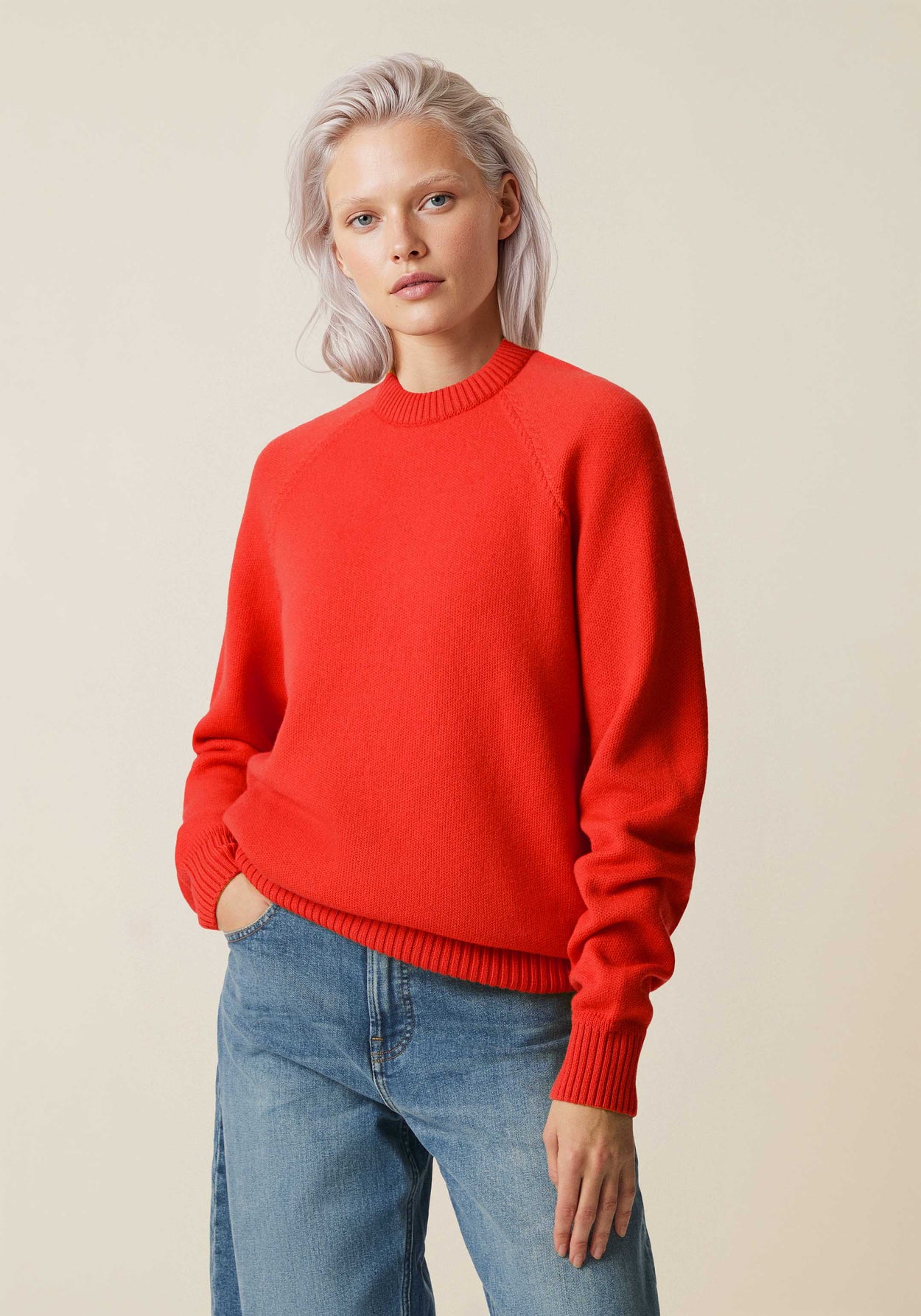 The Crewneck 2.0 Poppy Red Female Image