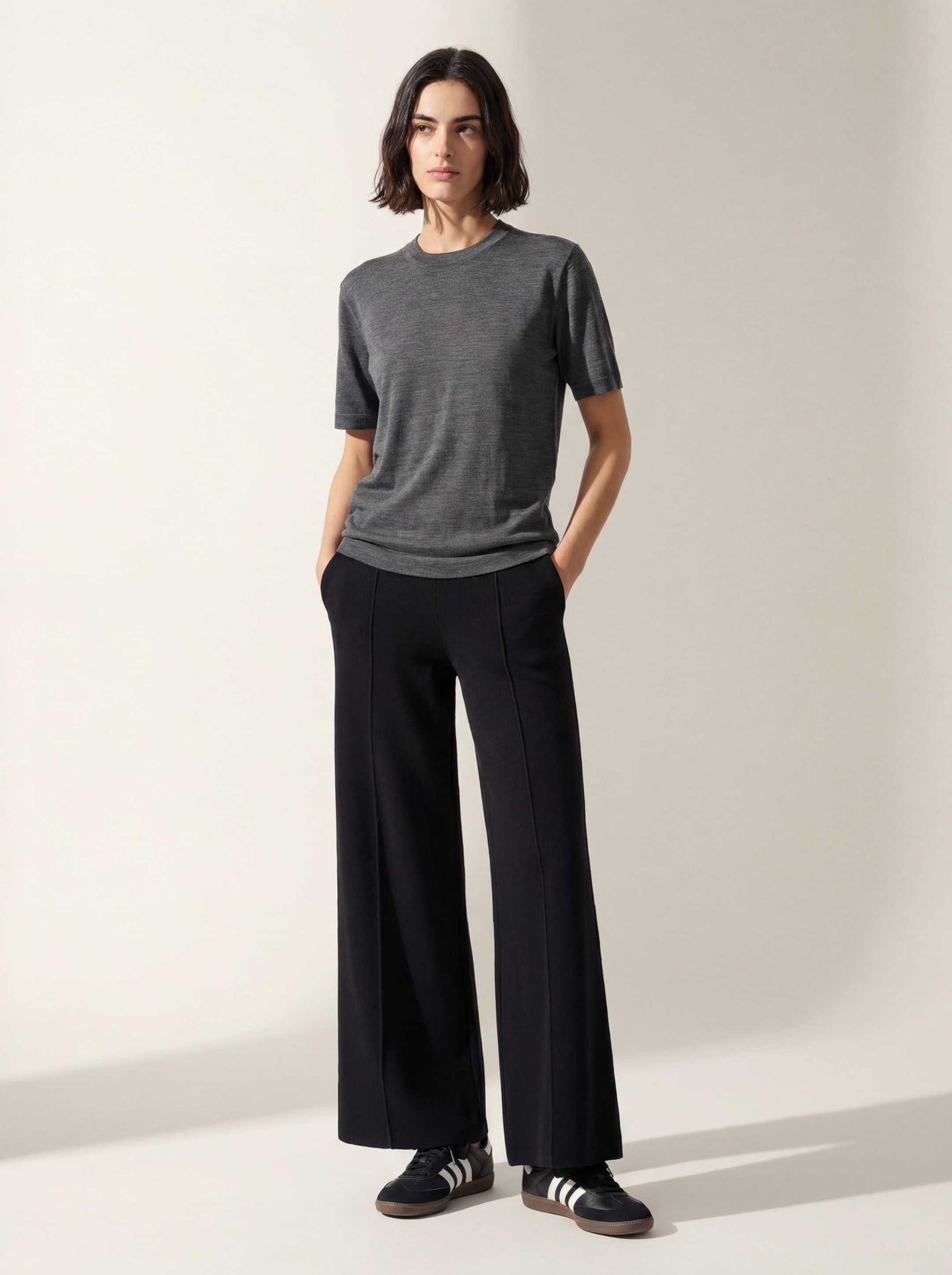 The Flow Trousers Anthracite Black Female Image