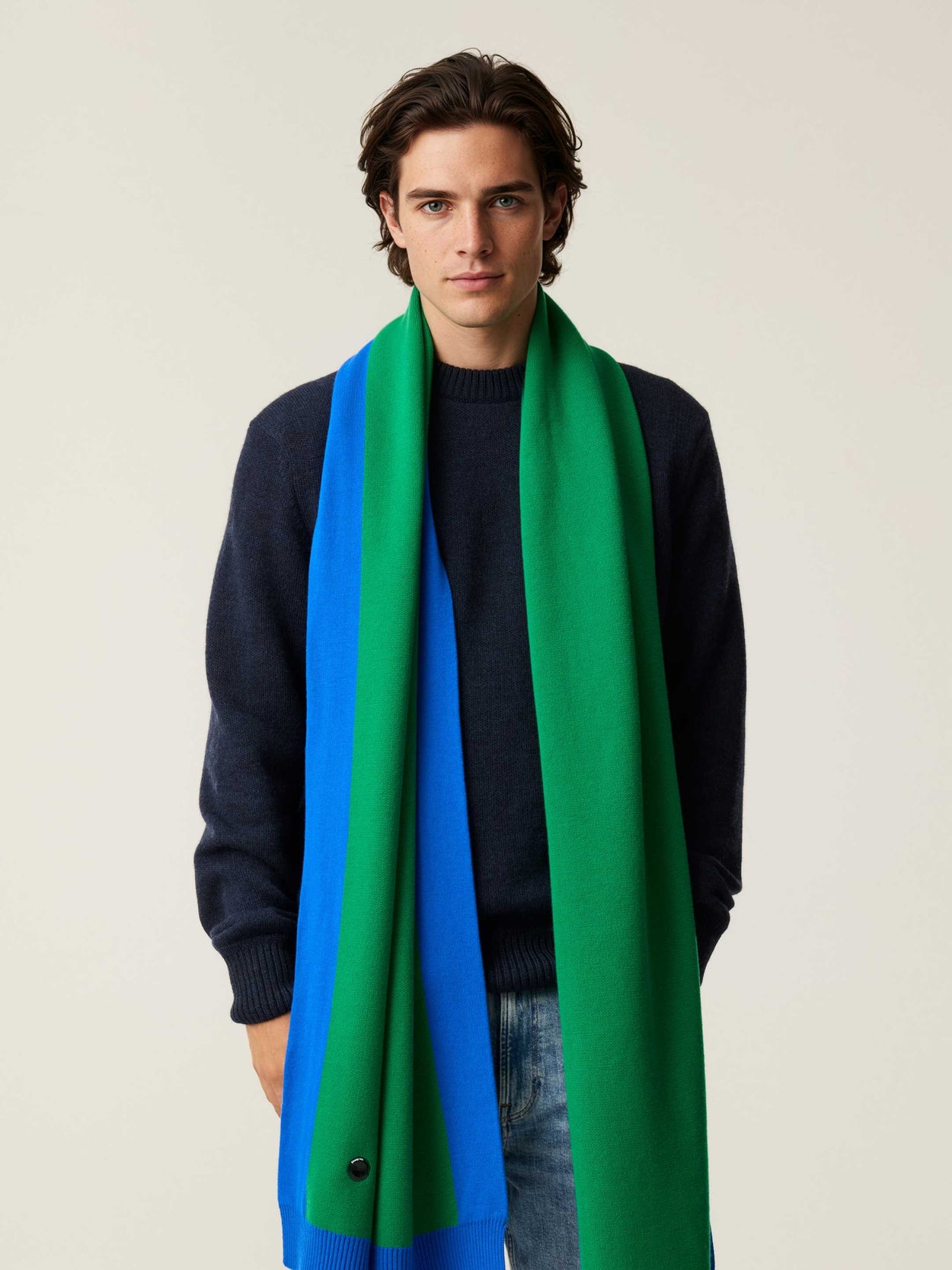 The Silhouette Scarf Bottle Green Male Image