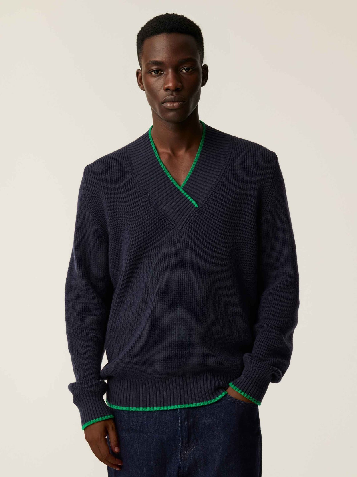 The Vale V-Neck Pacific Blue Male Image