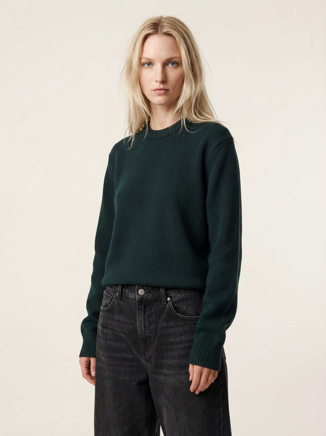 The Original Crewneck Forest Green Female Image