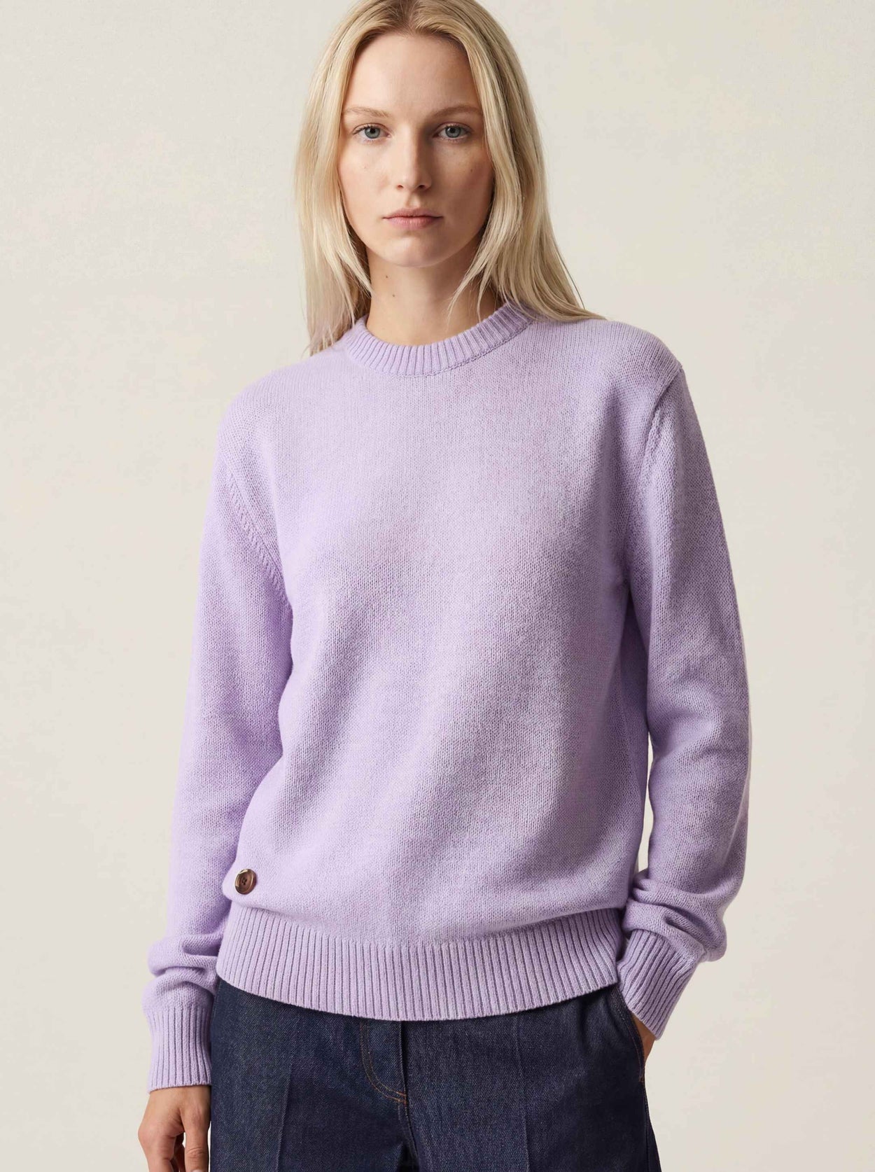 The Original Crewneck Lupin Lilac Female Image