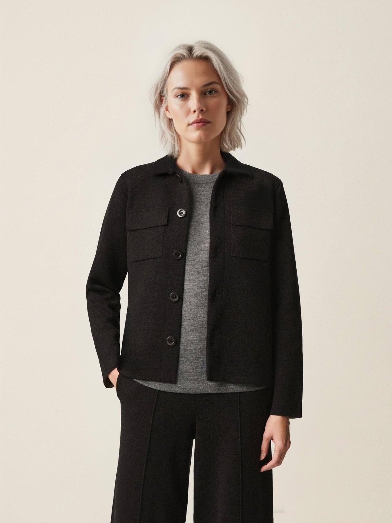 The Over Shirt Anthracite Black Female Image