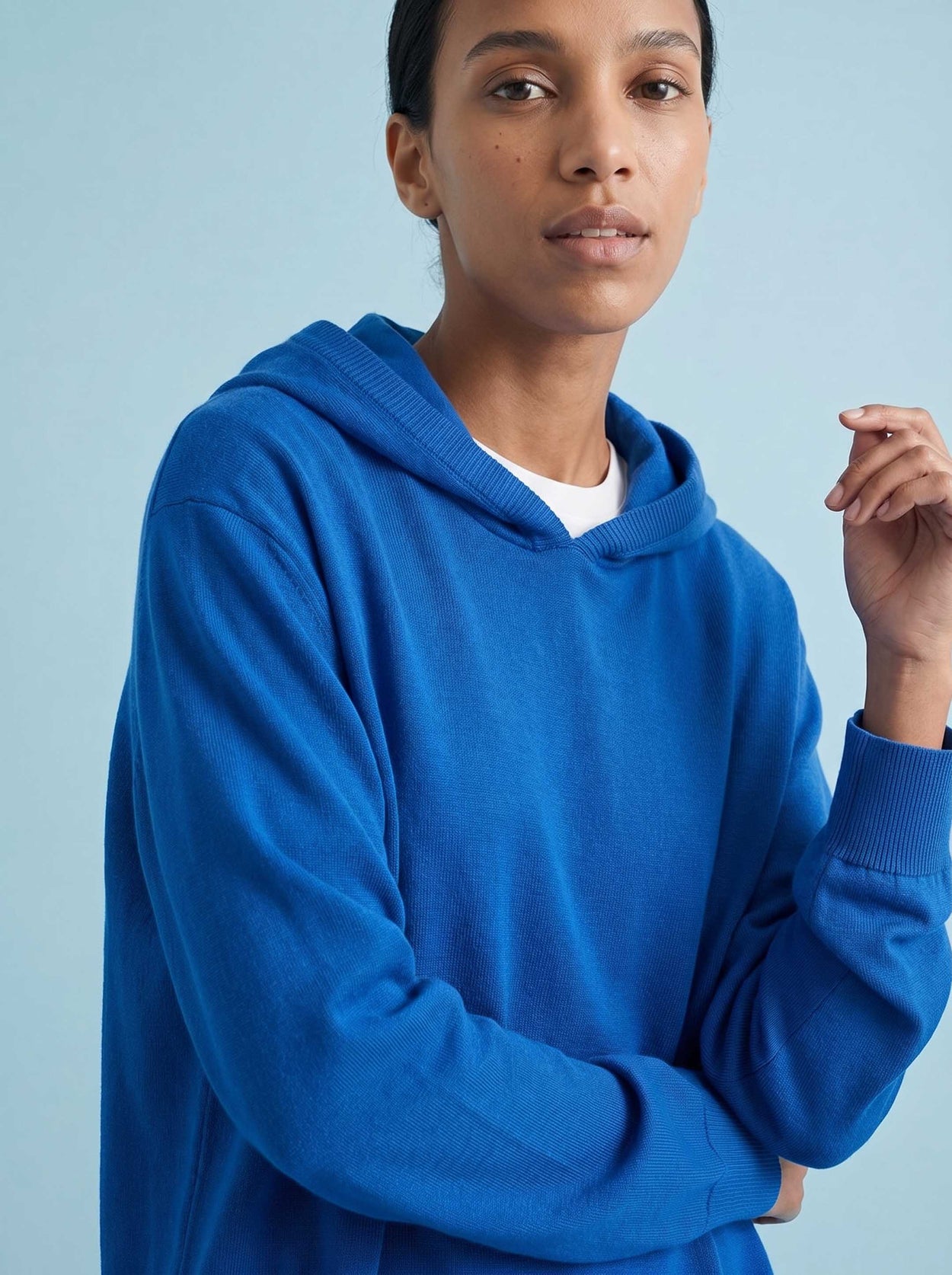 The Fine Knit Hoodie Cobalt Blue Female Image