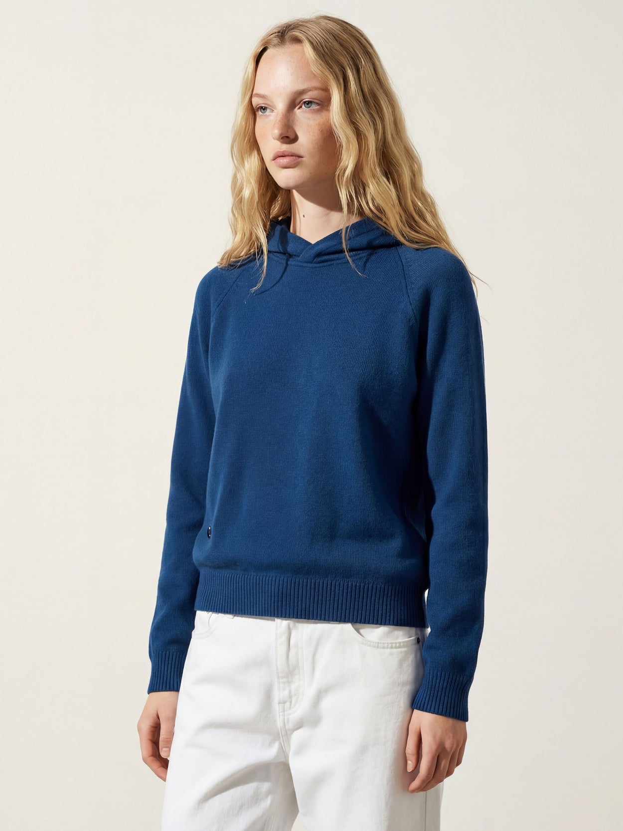 The Knitted Hoodie Tasman Blue Female Image
