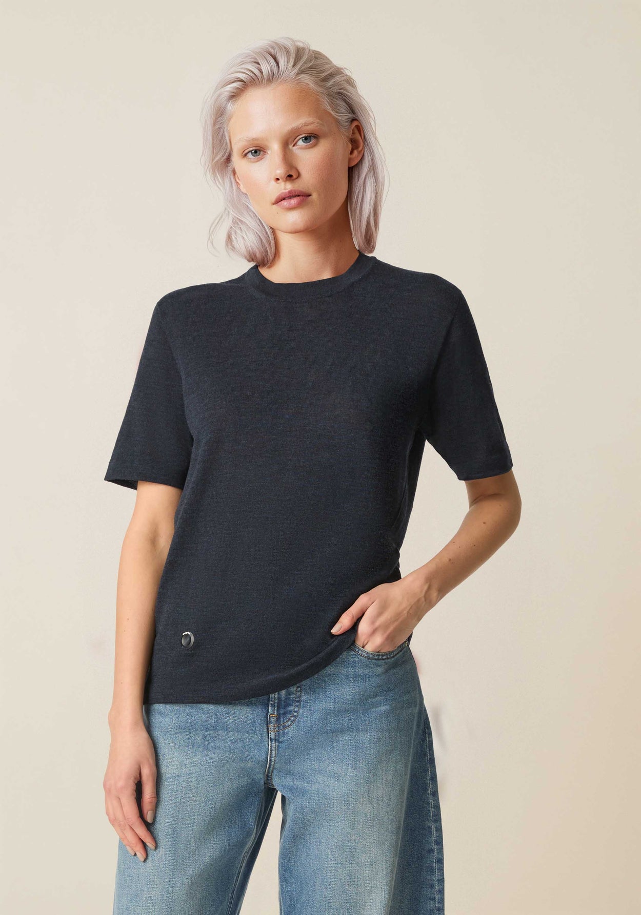 The Ultra-Light T-Shirt Pacific Blue Female Image