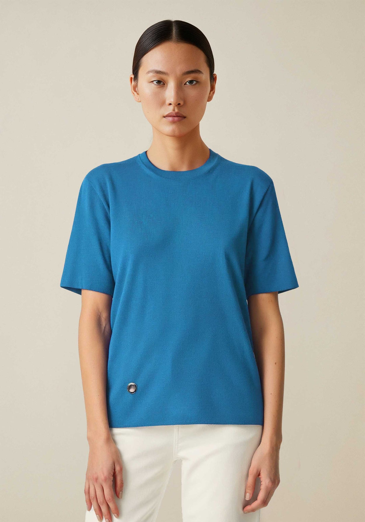 The Ultra-Light T-Shirt Turquoise Blue Female Image