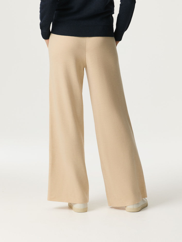 The Flow Trousers Almond White Image