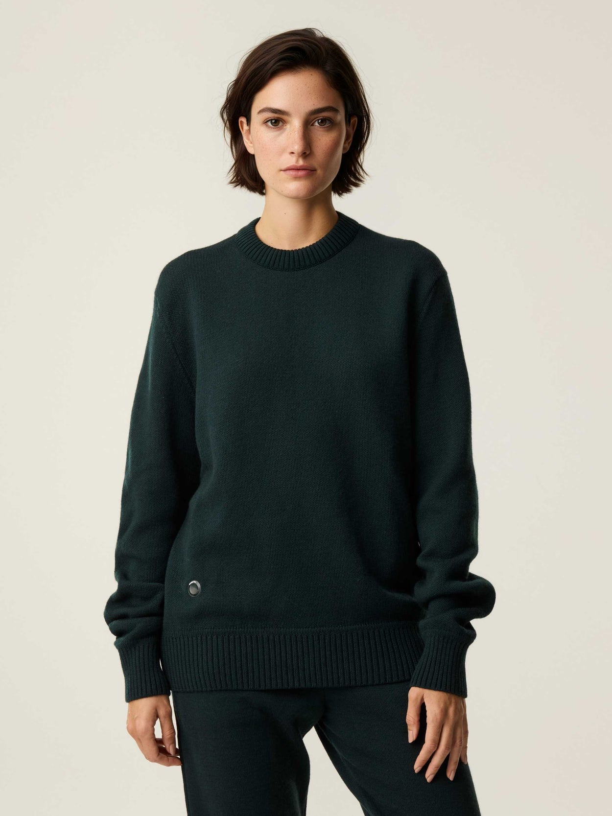 The Original Crewneck Forest Green Female Image