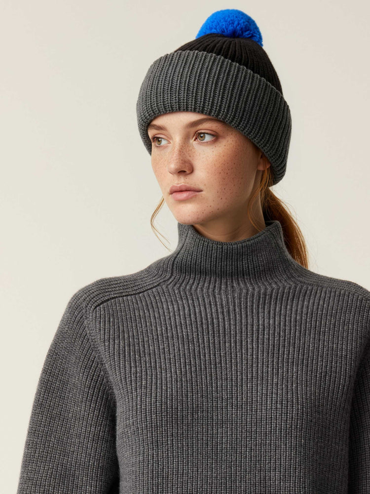 The Iconic Bobble Beanie Anthracite Black Image