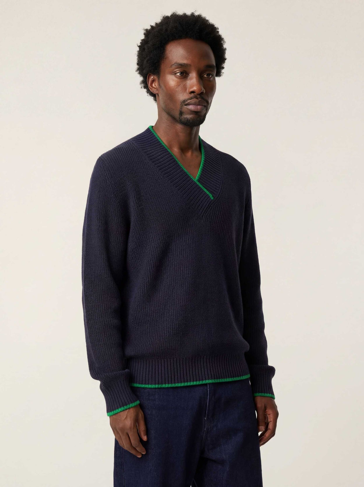 The Vale V-Neck Pacific Blue Male Image